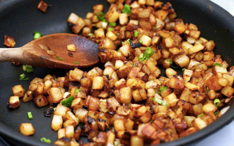 картофель в сковороде