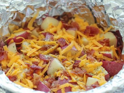 Картофель с беконом и сыром