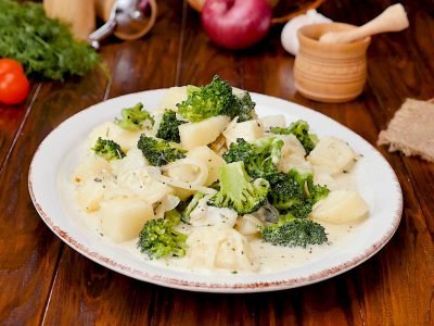 Картофель с брокколи