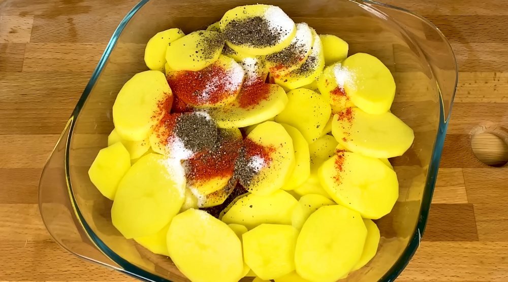 картофель с куриными рулетиками