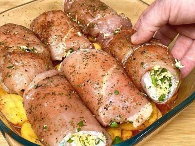 Картофель с куриными рулетиками в духовке