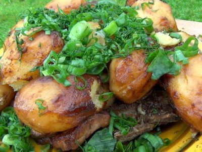 Картофель с мясом в казане