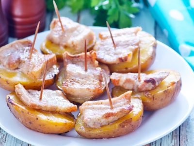 Картофель с салом в духовке по-украински