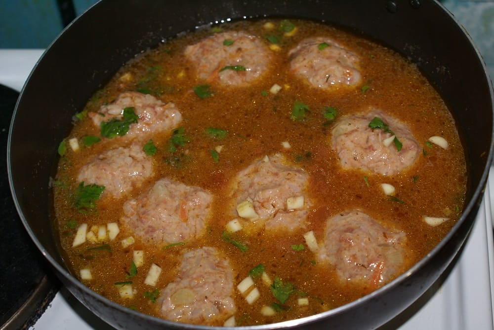 картофель с тефтелями