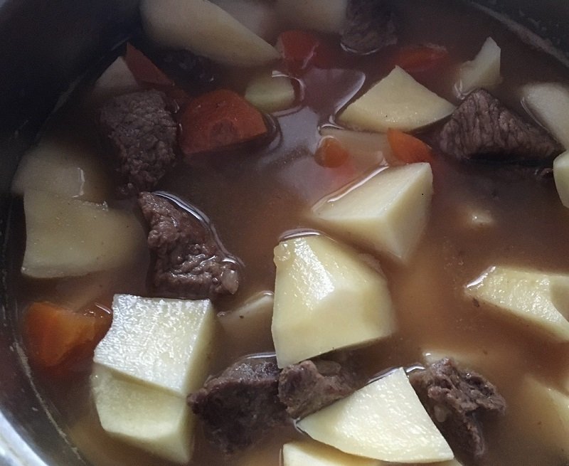 сырой картофель с мясом