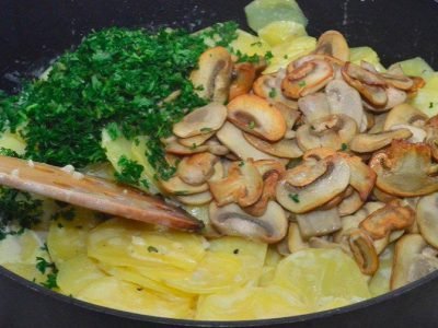 Картофель в сливках с грибами