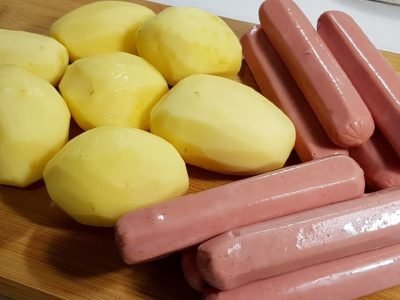 Картофельная запеканка с сосисками: рецепт на скорую руку