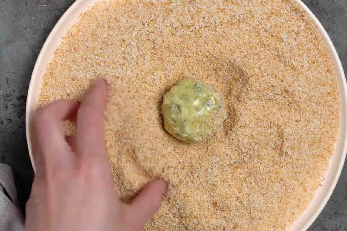 картофельные фрикадельки в сухарях