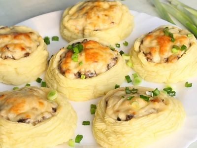 Картофельные гнезда с шампиньонами