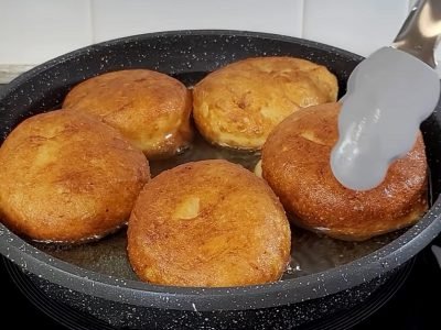 Ленивые картофельные пирожки на сковороде