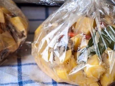 Картошка с курицей и грибами в духовке