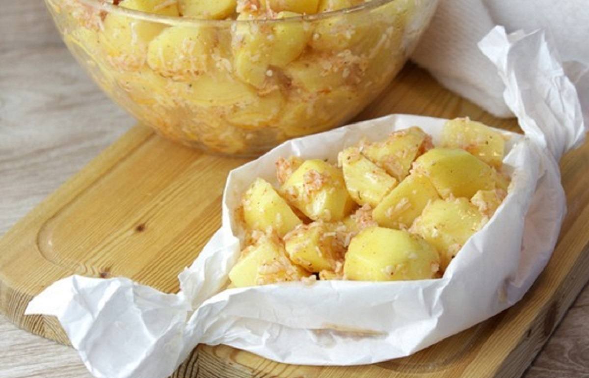 Картошка с сыром и специями в духовке - Со Вкусом