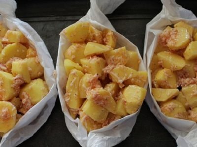 Картошка с сыром и специями в духовке