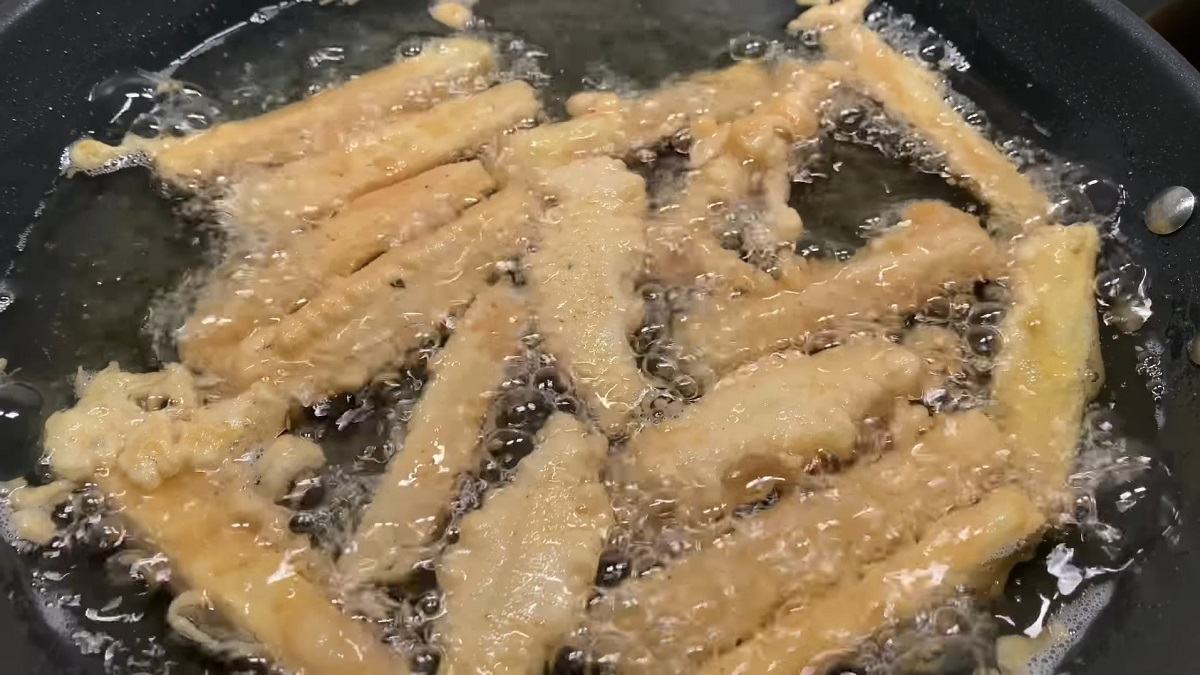 картофель в масле на сковороде