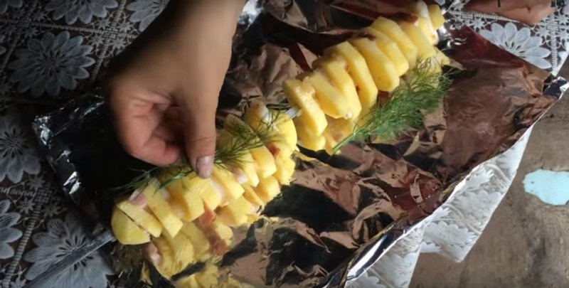 картофель на мангале