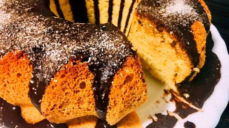 готовый яблочный кекс