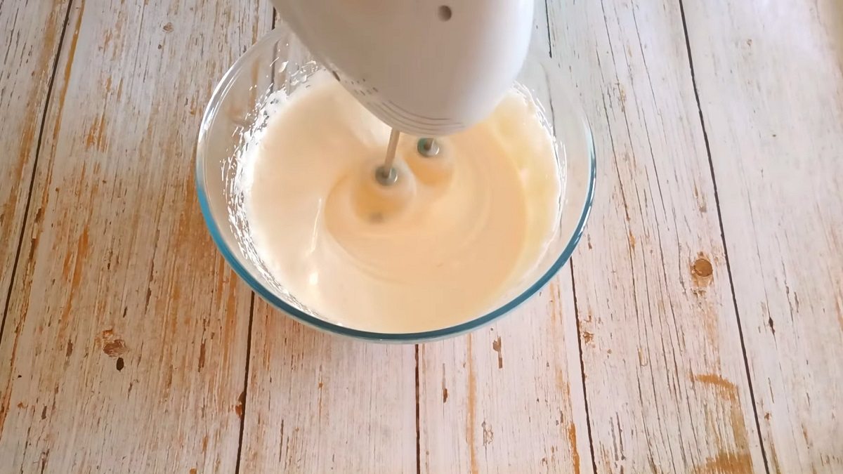 замес теста для кекса