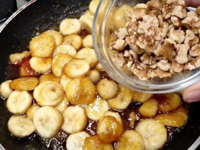 Ореховый кекс с бананами в карамели