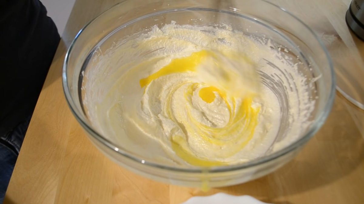 масло с яйцами