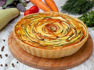 Киш с кабачками и морковью