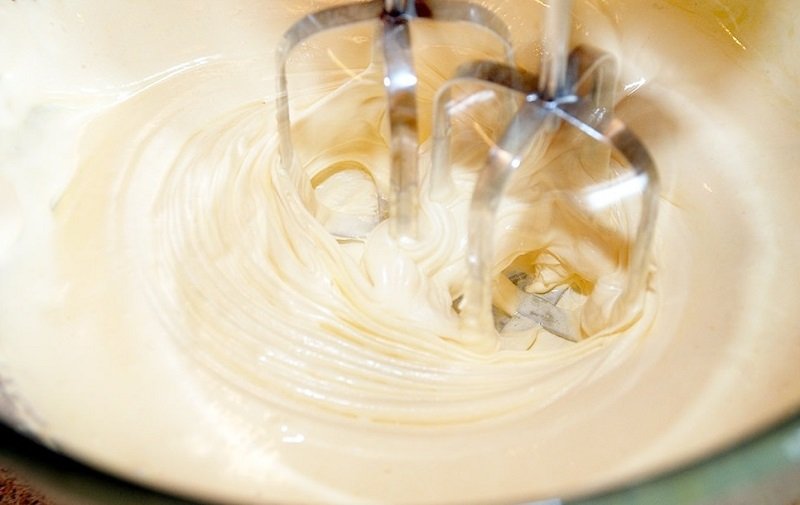 вбитые желтки