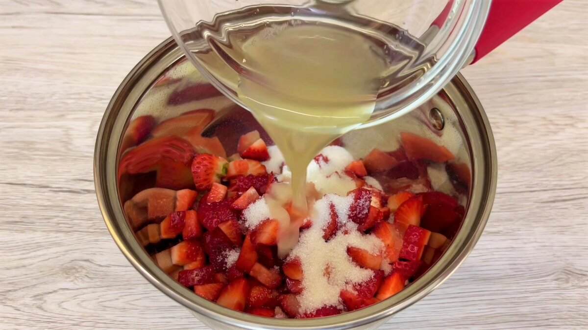 клубника с лимонным соком