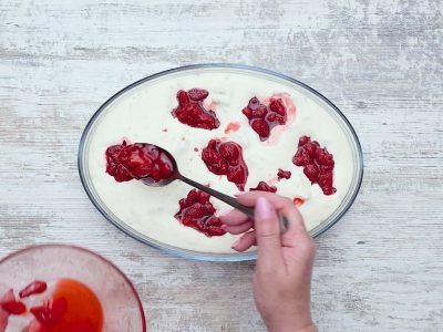 Клубничное мороженое