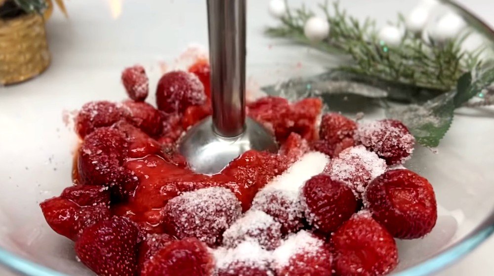 клубничный десерт без выпечки