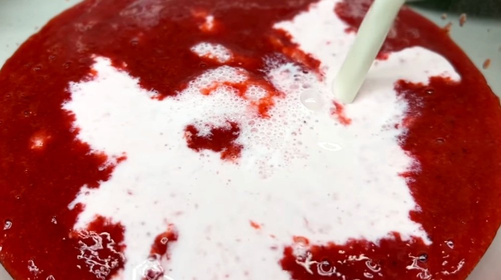 клубничный десерт без выпечки