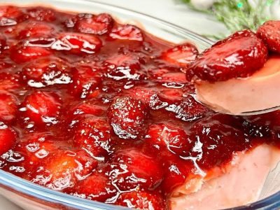 Клубничный десерт без выпечки