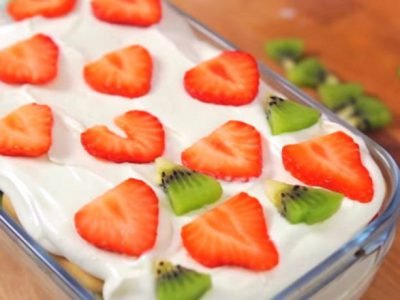 Клубничный торт без выпечки