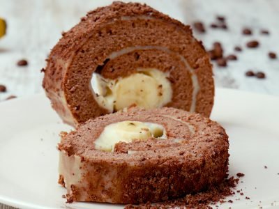 Кофейный рулет с бананом