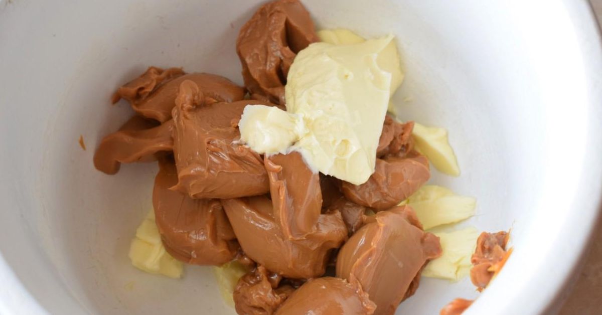 торт со взбитыми сливками