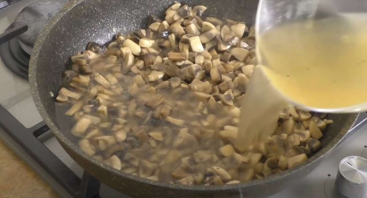 грибы в бульоне