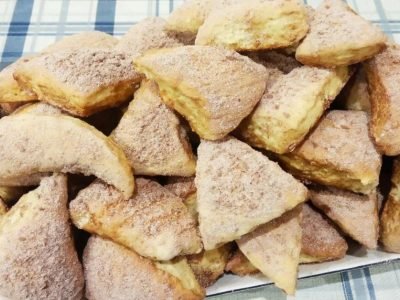 Коржики на кефире: выпечка к чаю из доступных ингредиентов