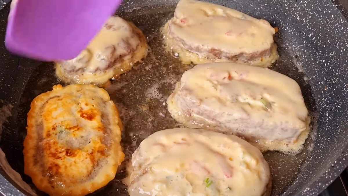 рулет на сковороде