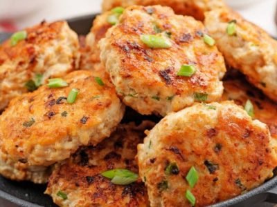 Котлеты из индейки с яблоками