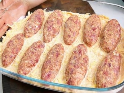 Котлеты на картошке в духовке