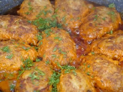 Котлеты с фаршем и картошкой