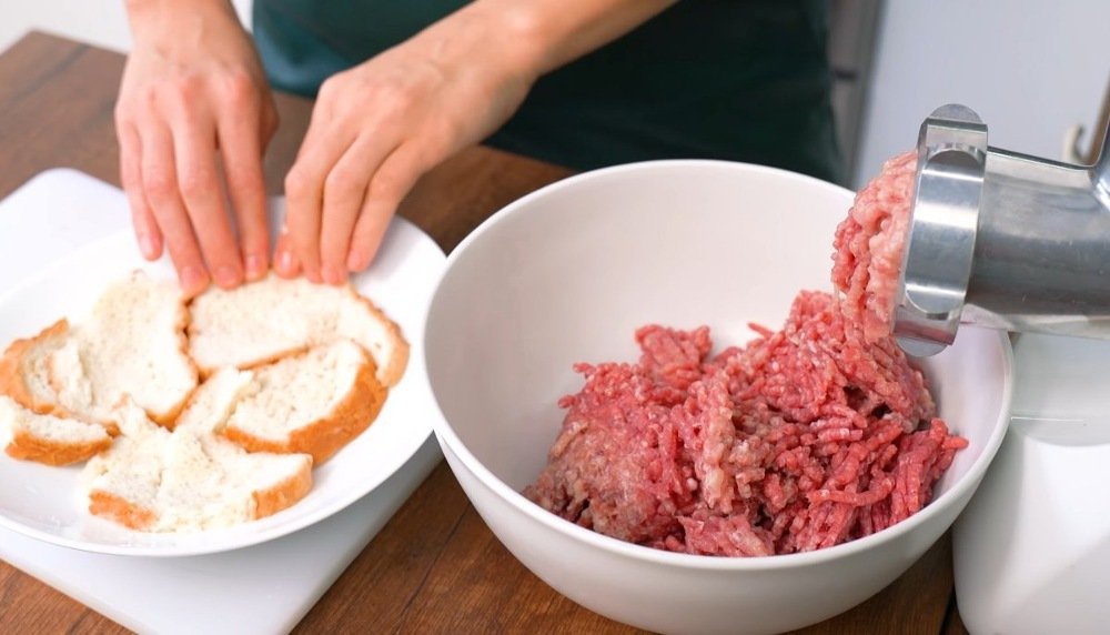 котлеты с начинкой в духовке