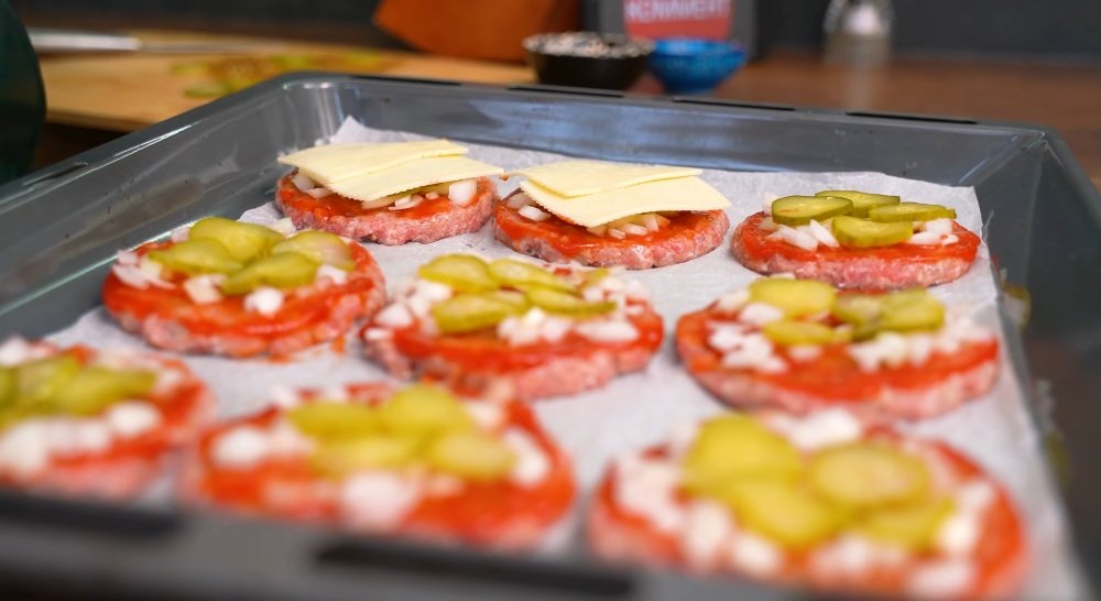 котлеты с начинкой в духовке