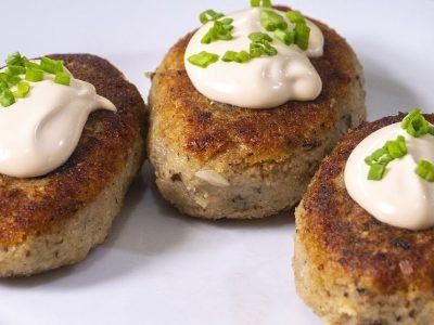 Котлеты с ржаным хлебом и куриным фаршем