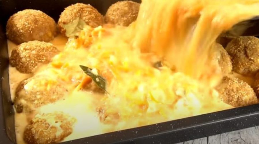 котлеты с подливой