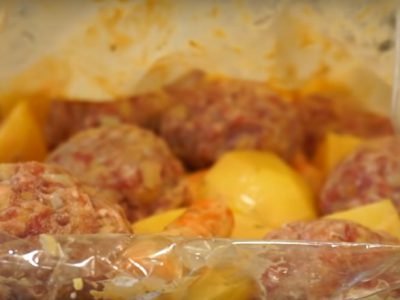 Котлеты, запеченные в рукаве