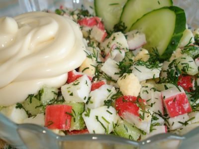 Крабовый салат с сельдереем