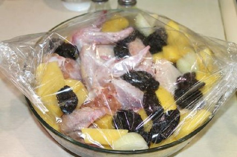 крылышки с картофелем