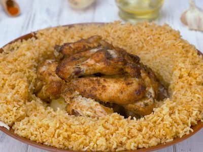 Крылышки с рисом в духовке