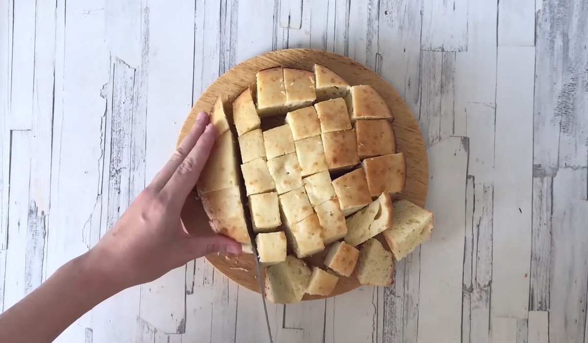 Нарядный торт «Кучерявый хлопчик» на сметане: рецепт - Со Вкусом