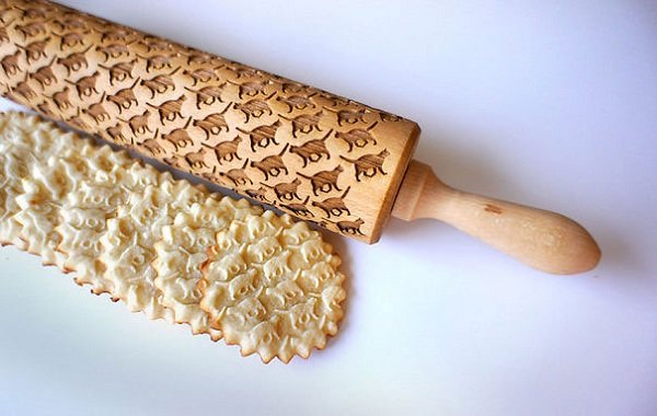 скалка для теста с узором