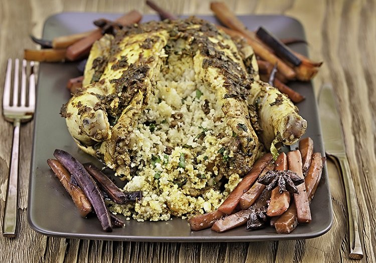 Курица с кускусом, запеченные фаршированные цыплята